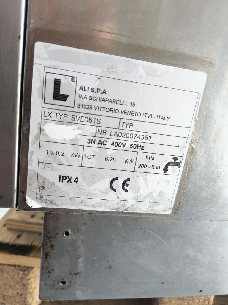 Конвектомат -- 5 тави ; 6 kw.