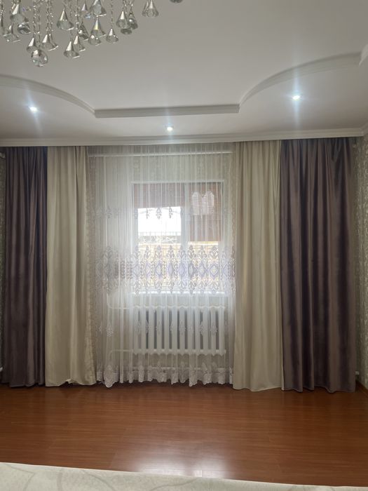 Заневеска сатылады. Тюль 8метр тенавой  4 метр  .