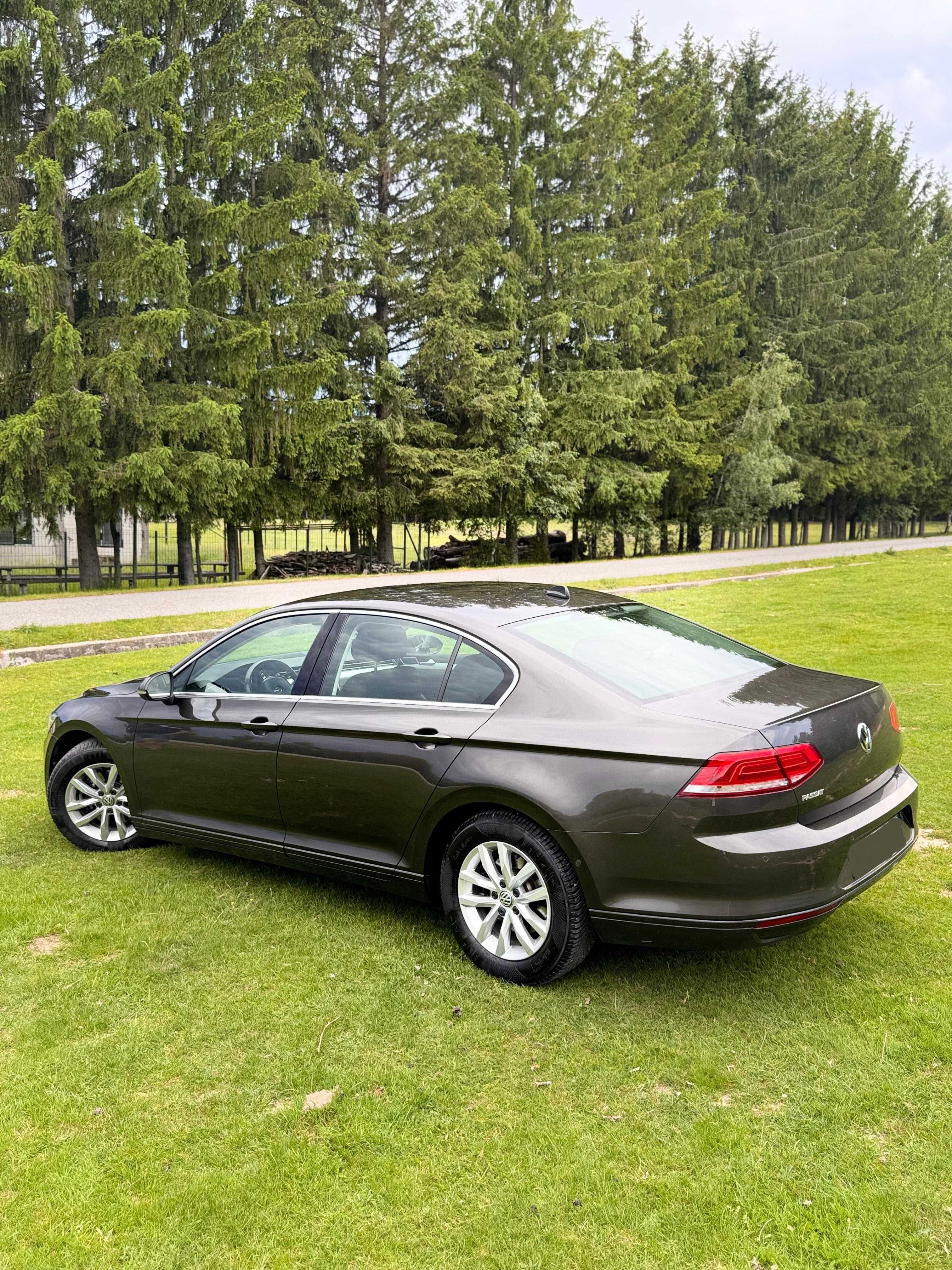Volkswagen Passat 2018 Full service VW Distronic ACC Camera