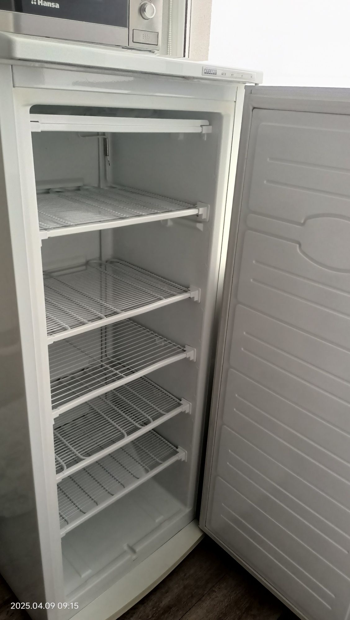 Продам морозильную камеру