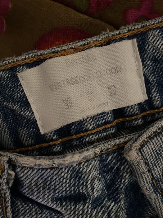 Blugi cropped talie inalta Bershka