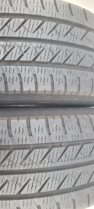 Doua anvelope M+S 215 65 15C