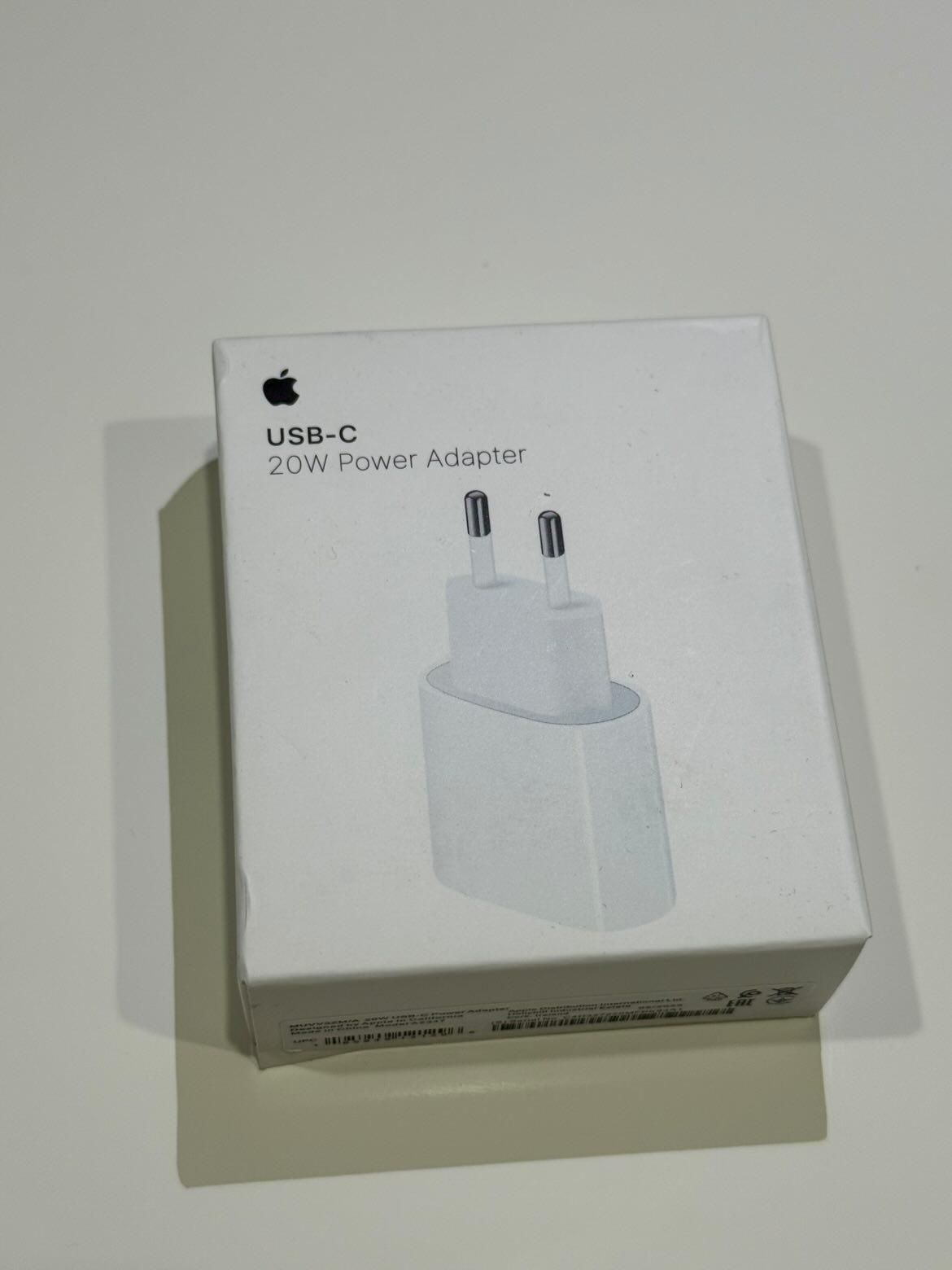 Apple USB-C адаптер 20W - Бързо зарядно