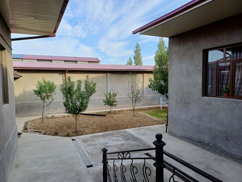 Келес Абдурахмоновда уй сотилади 4 сотих 5 хона