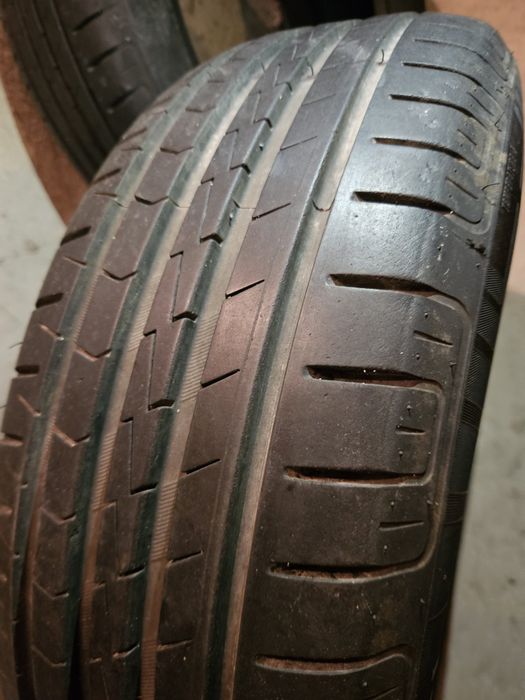 Летни гуми за кола 185/60 15 Vredestein sportracs