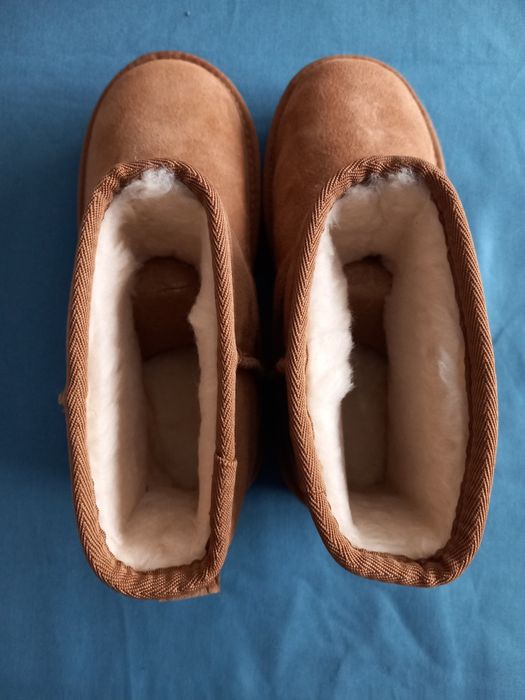 Ugg ,noi,mai multe marimi.