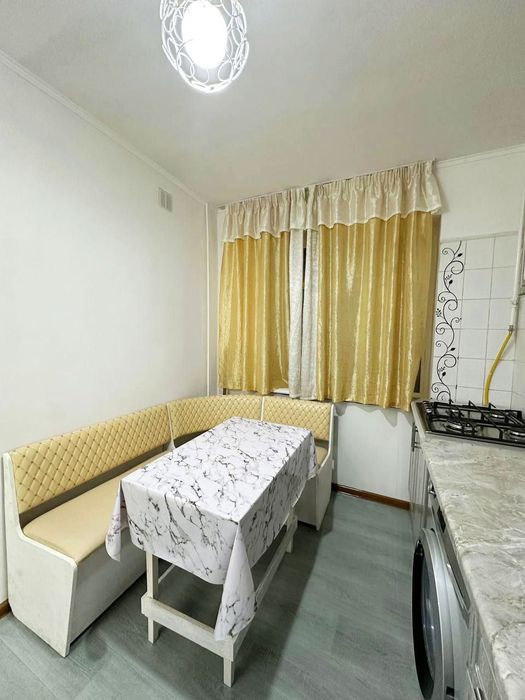 Своя срочно Дархан 1-комнатная 28м² метро ХОйбек Гостиница Россия