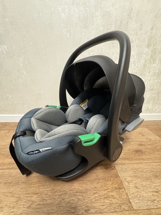 Продам автолюльку для малышей с рождения