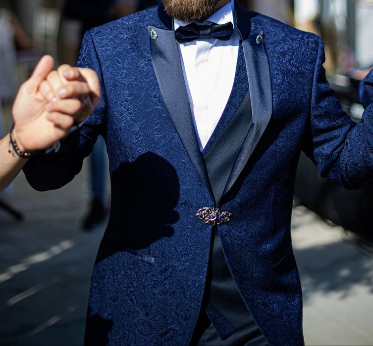 Vand costum ginere “ PASHA MEN”S WEAR”  complet.