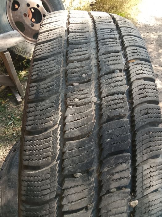 Шина 215/75/r16с
