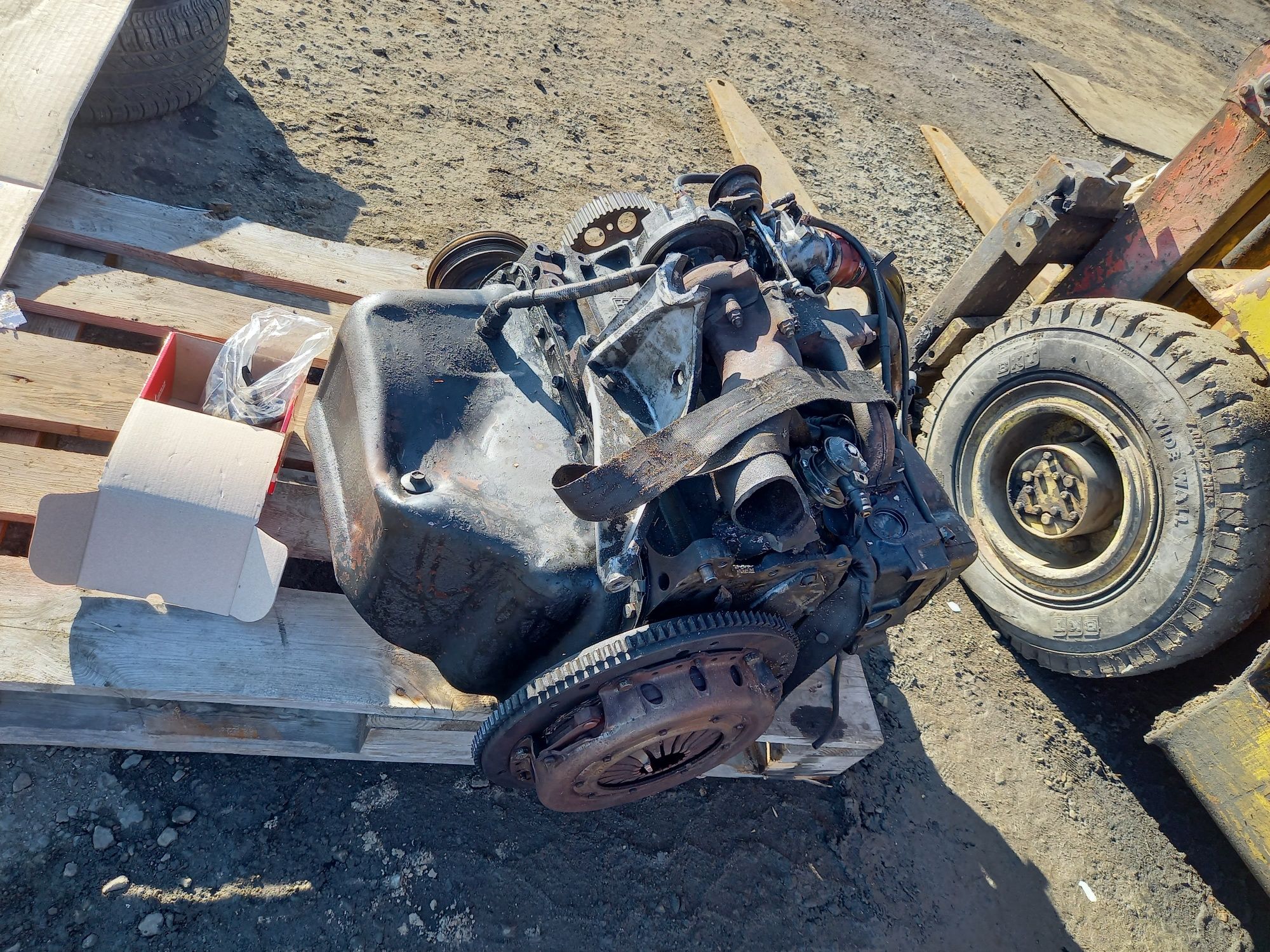 Двигател за Транзит 2.5tdi !