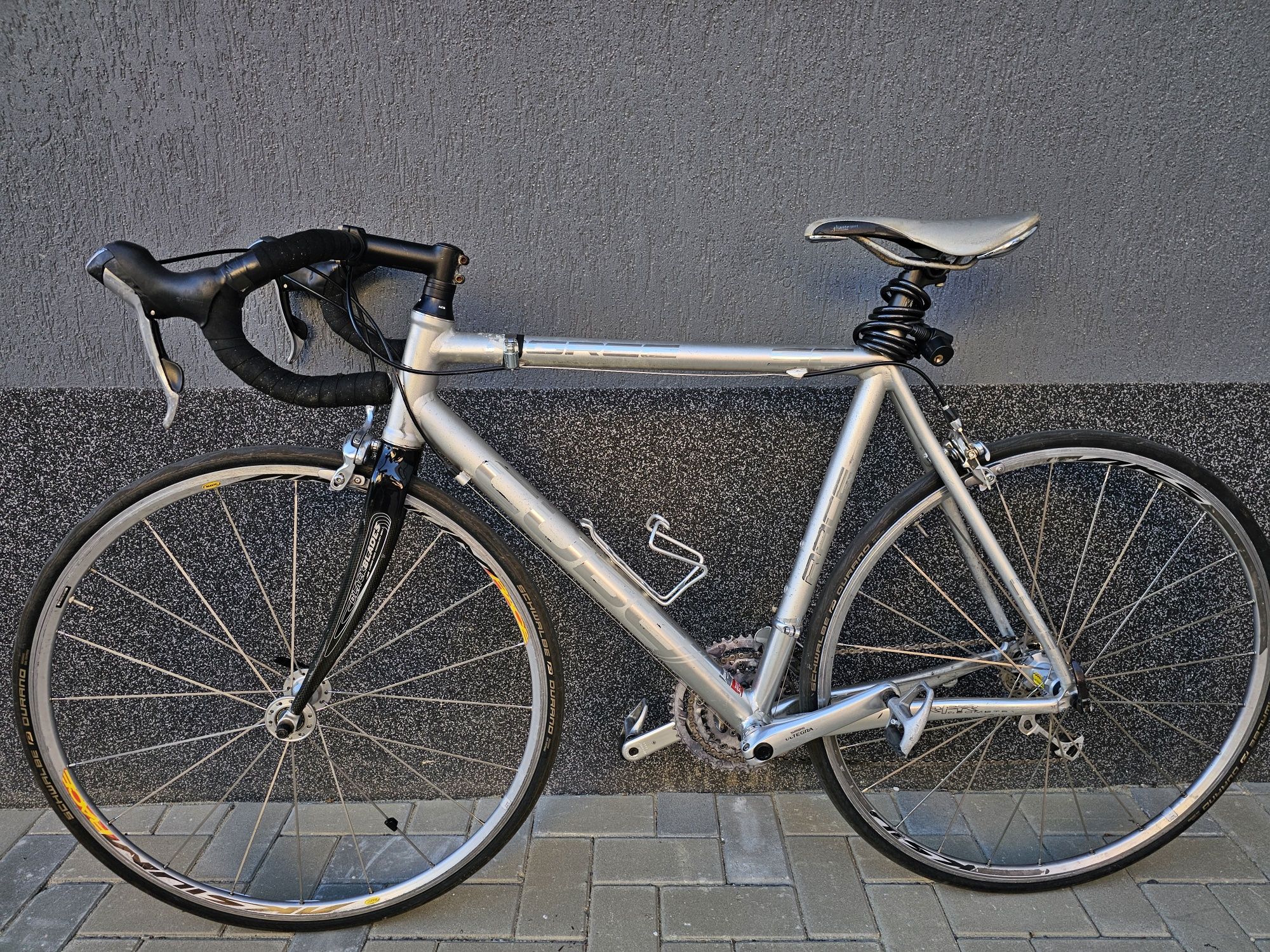 Bicicleta cursiera cube carbon 7kg / schimb