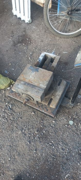 Продам Тиски Станочные Большие в отличном рабочем состоянии