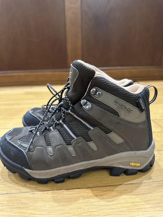 Юношески туристически боти