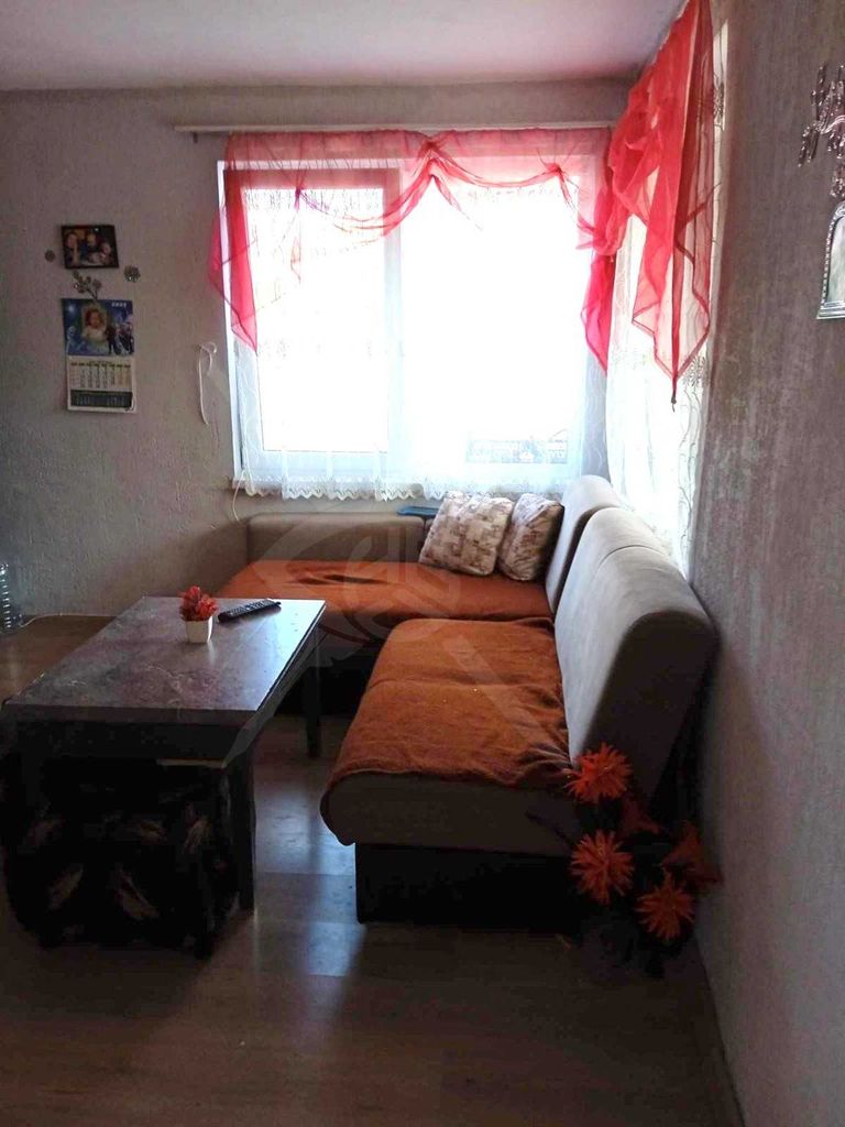 Продава се Къща в с. Патриарх Евтимово, Област Пловдив - 270 кв.м за 315 €/кв.м - Снимка #1