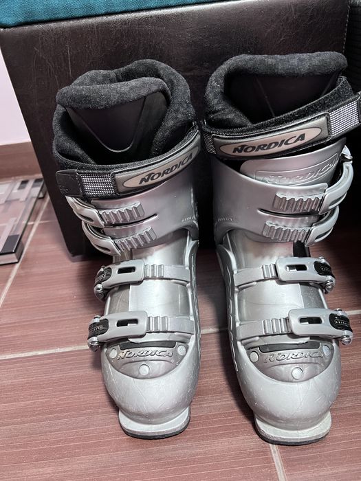 Vand clapari ski nordica marimea 40 ( 250-255mm/290 mm)