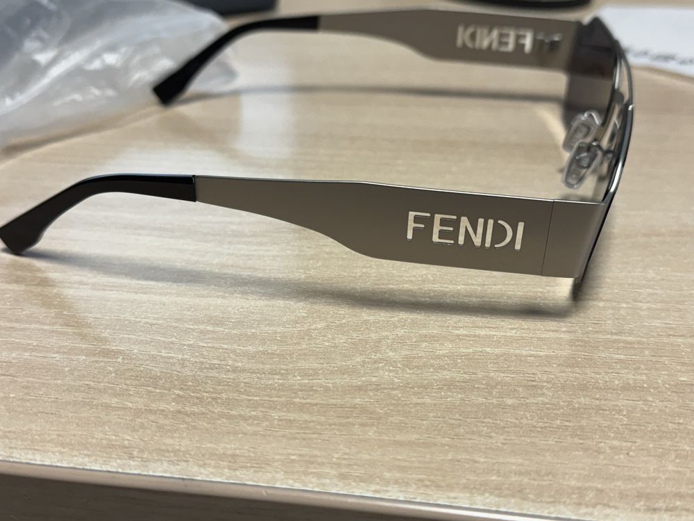 Слънчеви очила Fendi