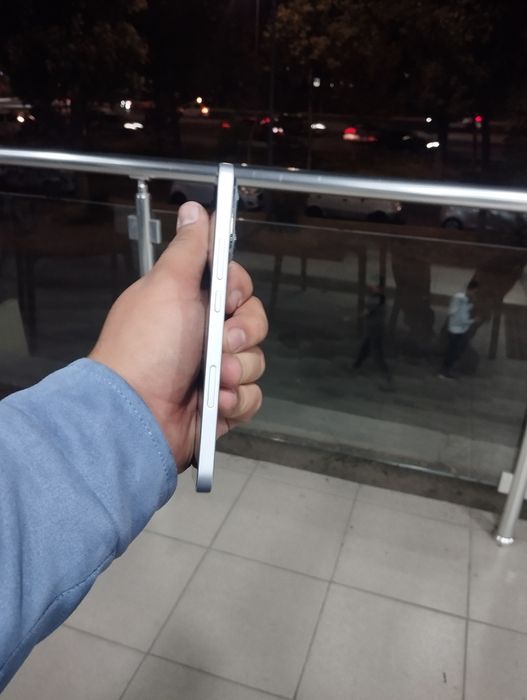 Honor 400 lite 5G 256gb ideal 1oy ishlatilgan