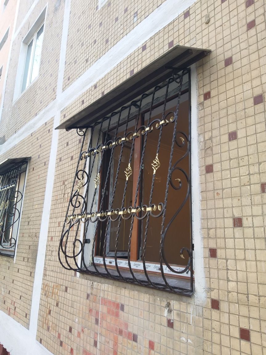 Решётки, ограждения и навес