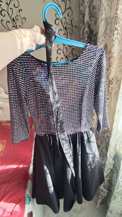 Продам платья размер 40