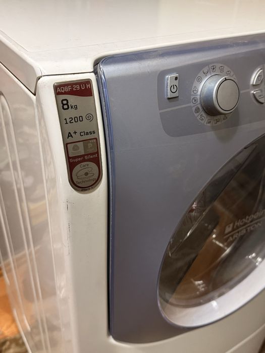 Стиральная машина Hotpoint Ariston Aqualtis 8kg на запчасти