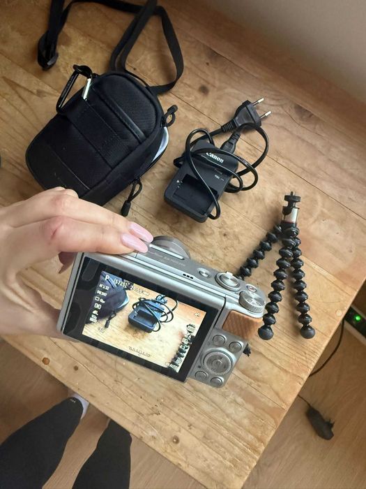 Canon PowerShot SX740 HS Travel Edition + minitrepied si geanta