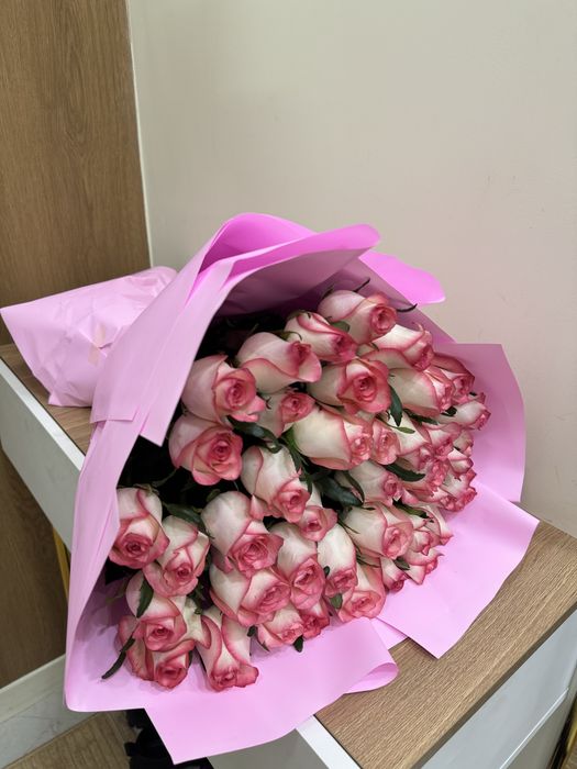 Цветы роза свежий