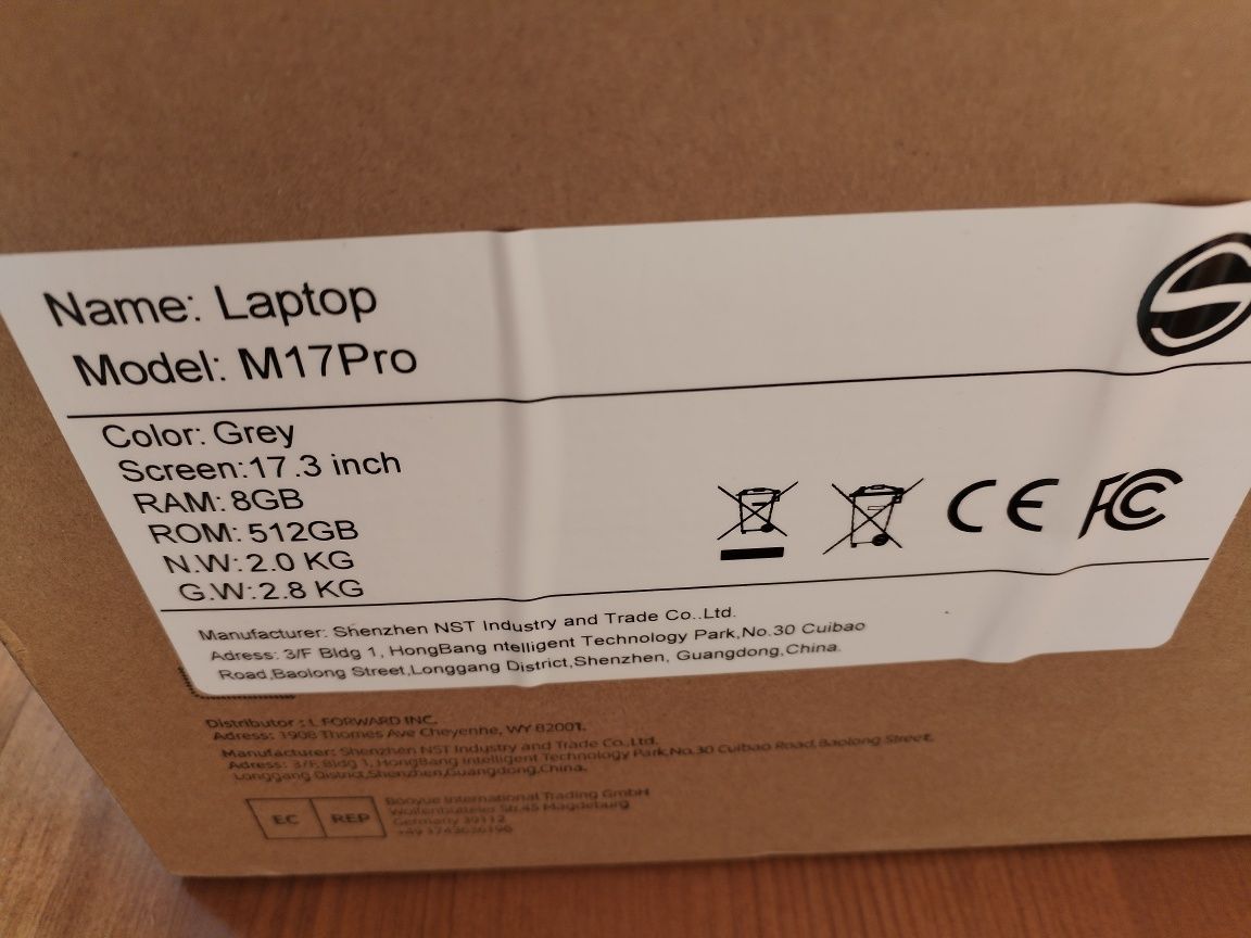 Нов Лаптоп Sgin 17.3 inch