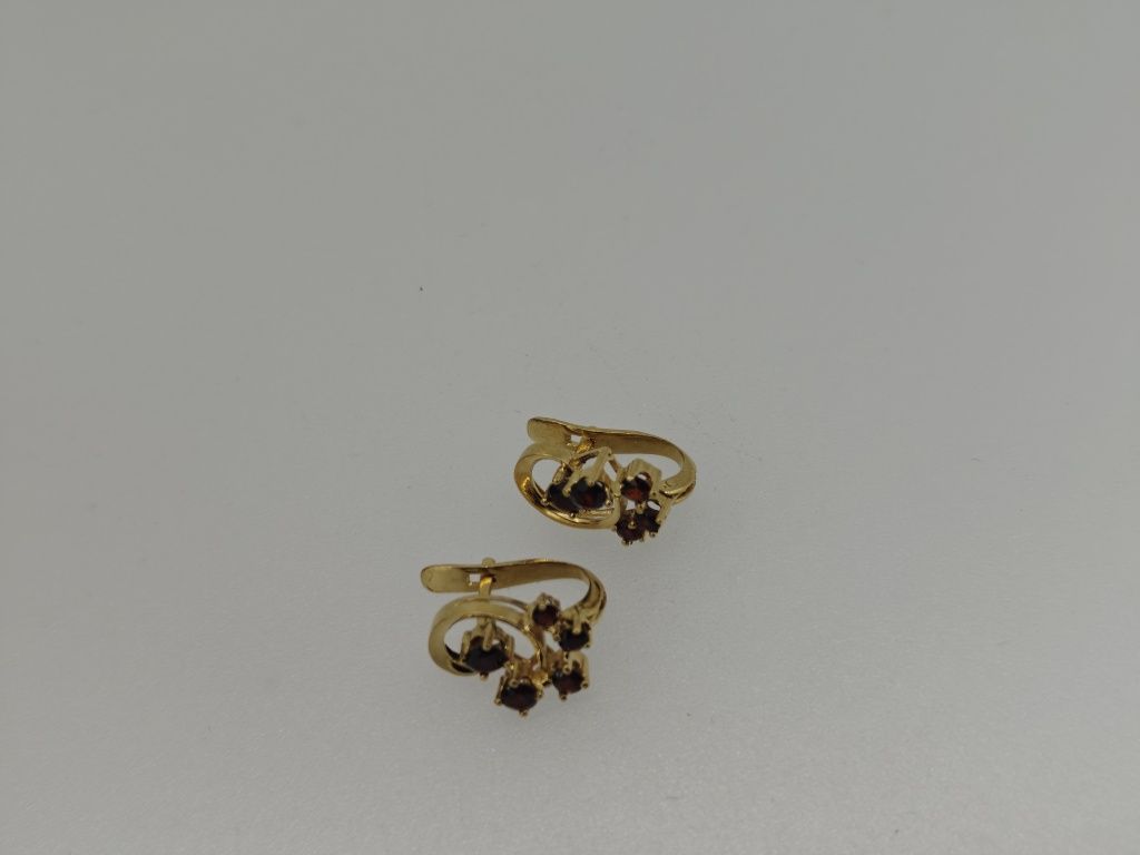 Cercei aur 18k 2.84gr cu granate (r)