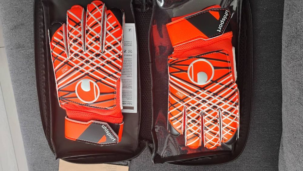 Вратарски ръкавици 5.5 Uhlsport Soft resist + Flexframe (нови)