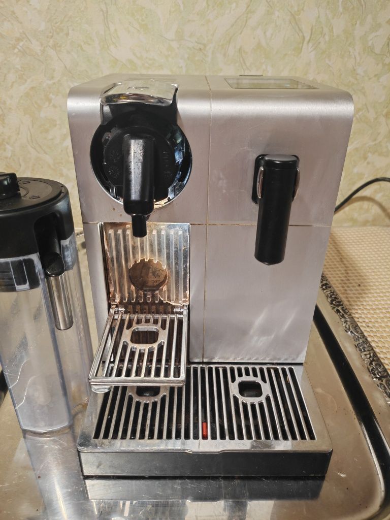 Delonghi EN750 Nespresso Latissima Pro