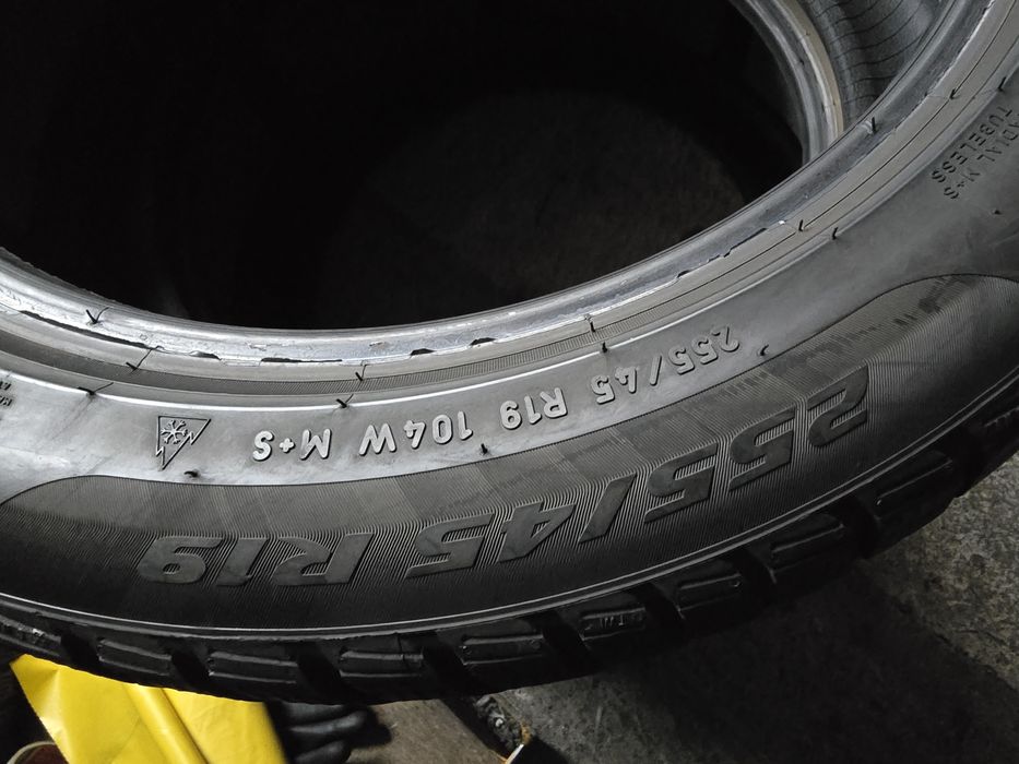 Pirelli 255/45 R19 104W MS iarnă