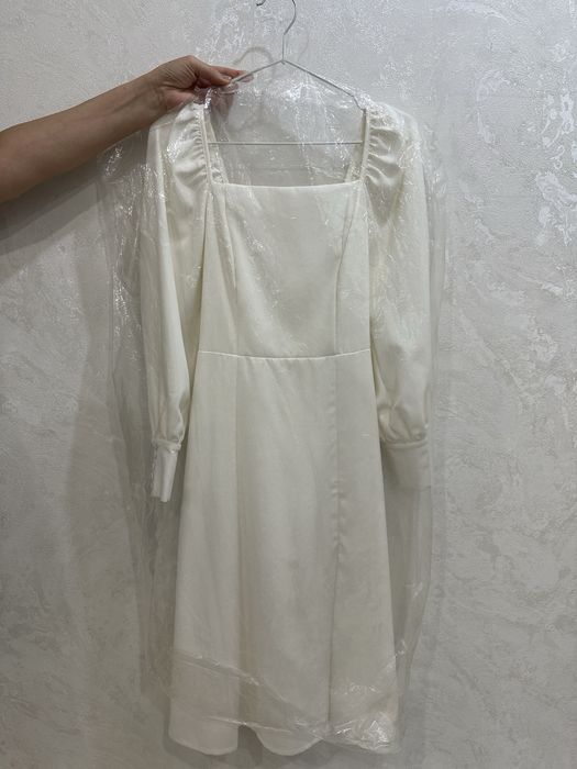 Продам белое платье Lichi