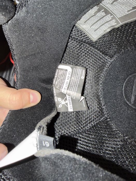 Ски каска, очила и шапка