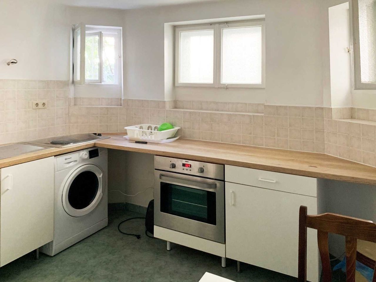 Дава се под наем Едностаен апартамент в София, Център - 35 кв.м за 315 € - Снимка #1