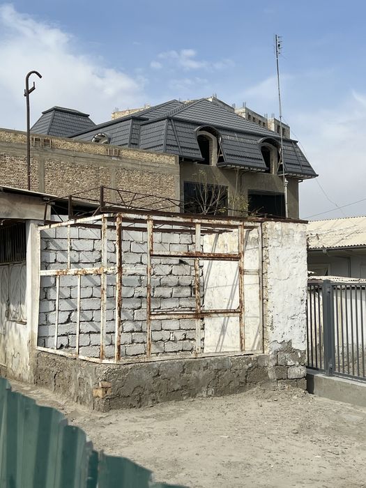 Yer maydoni sotiladi shahar markazida 1 maktab oldida