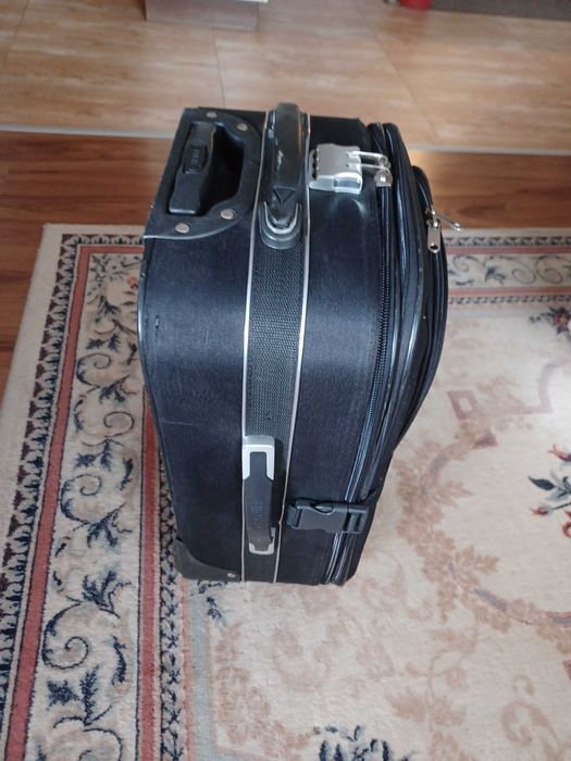 Куфар за път на колела