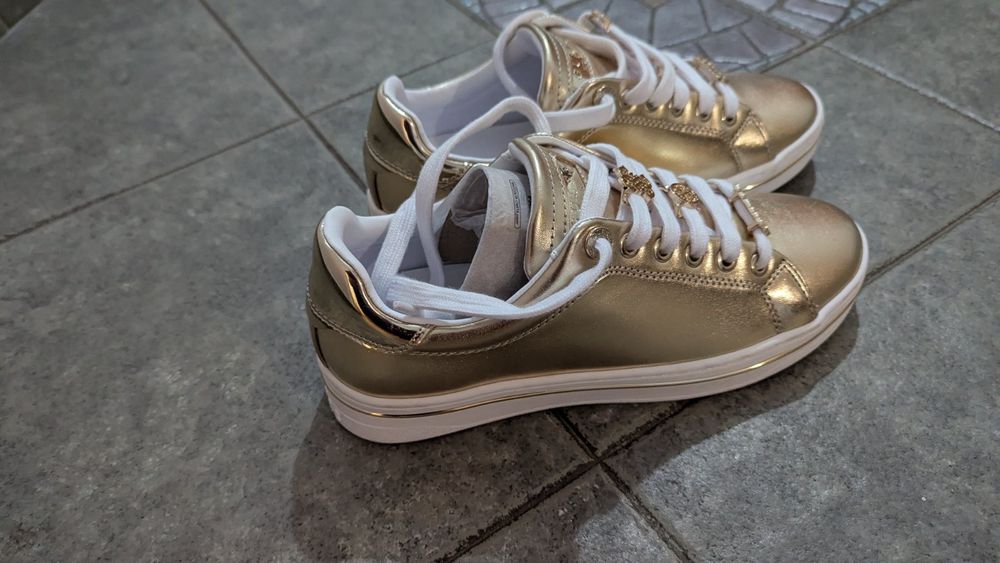 Дамски обувки Guess 37