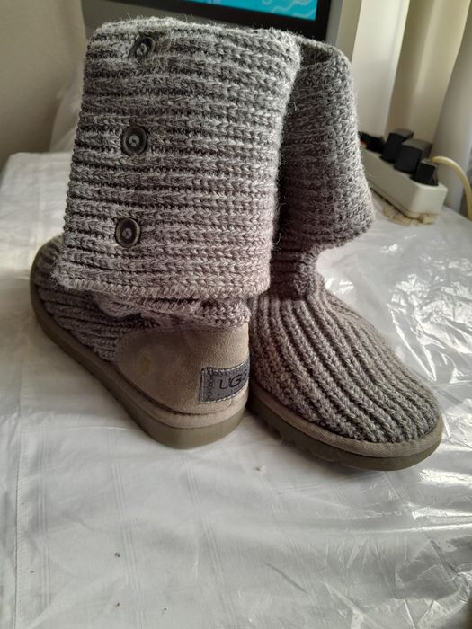 Модерни боти плетива сиво 37 номер подхожда за зимно време