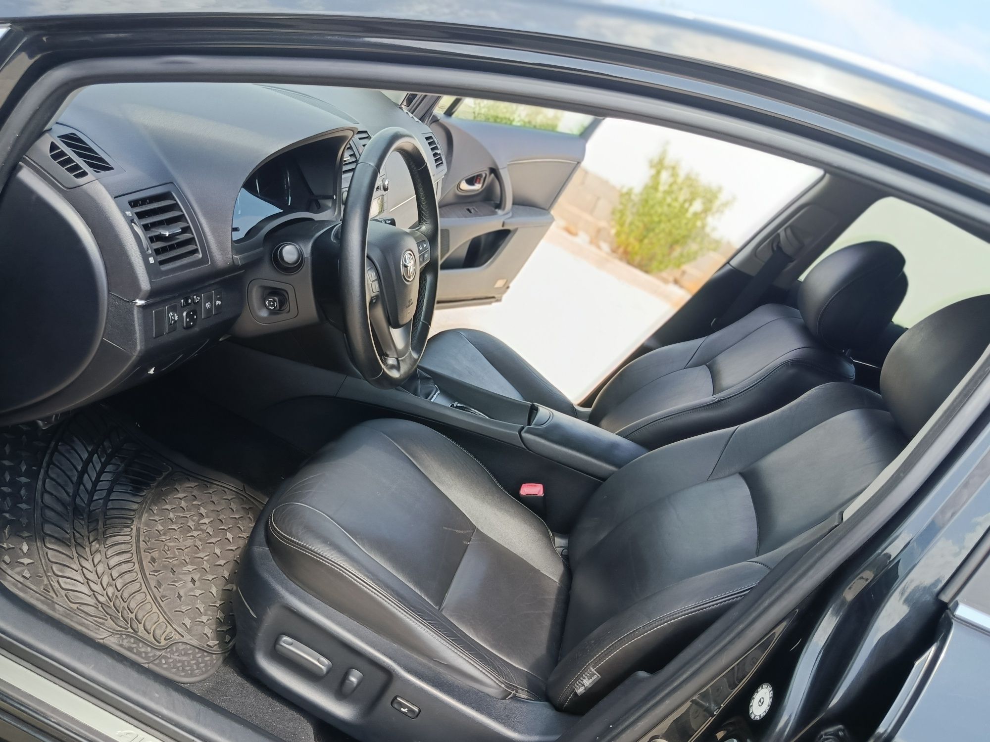 Авенсис Т27 2.2 150кс