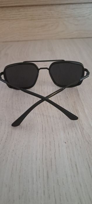 Продаётся солнцезащитные очки мужеской