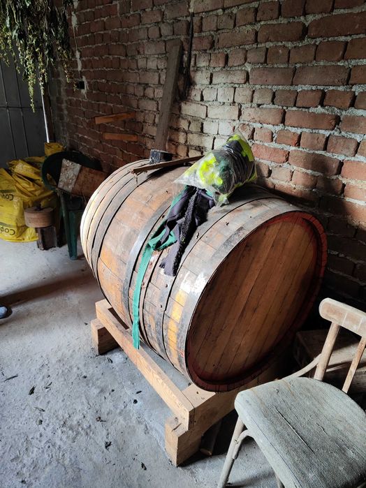 бъчви с поставки 2бр, по 450 литра