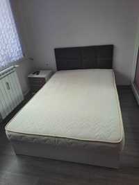Спалня - бяла с лилава кожена табла