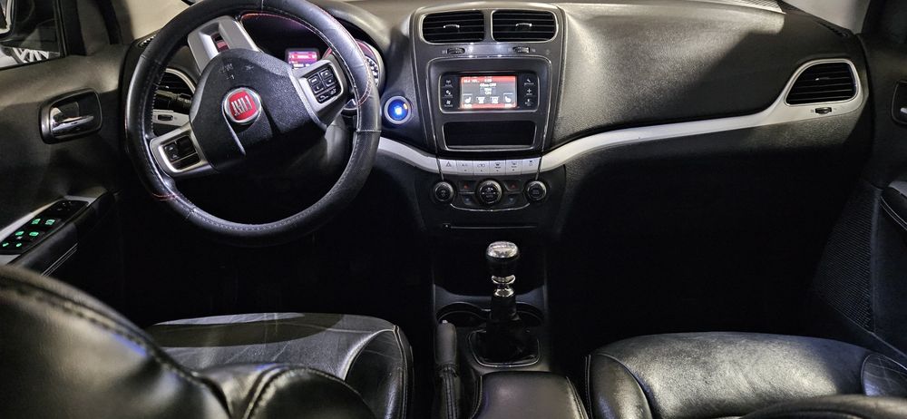FIAT FREEMONT, 2.0 diesel, an 2013, 4x4, Manual, 7 locuri, Acte la  Zi