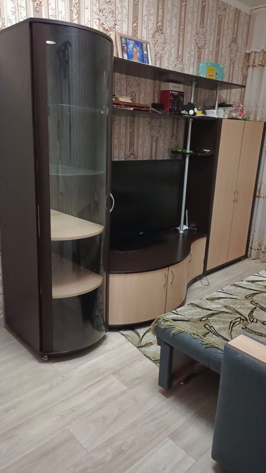 Продам стенку комнатную