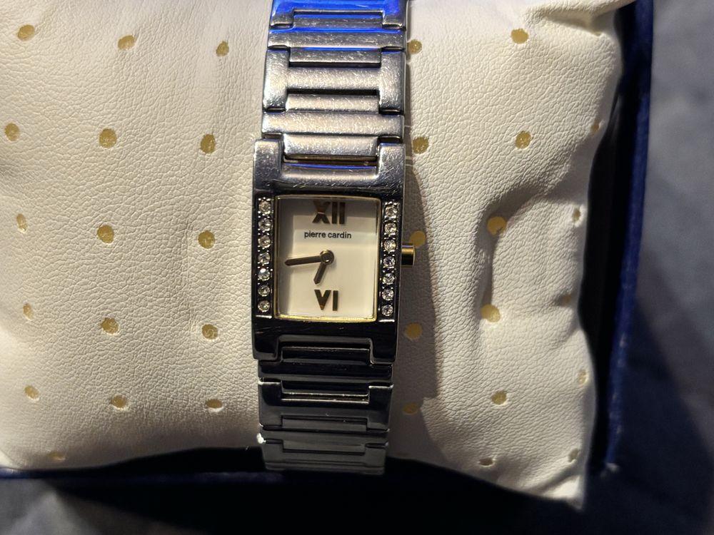 Часовник Pierre Cardin/използван/