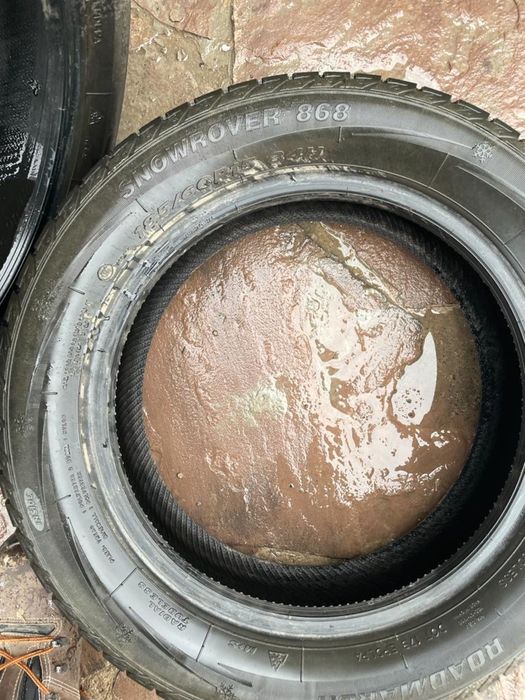 Почти новый комплект зимних шин