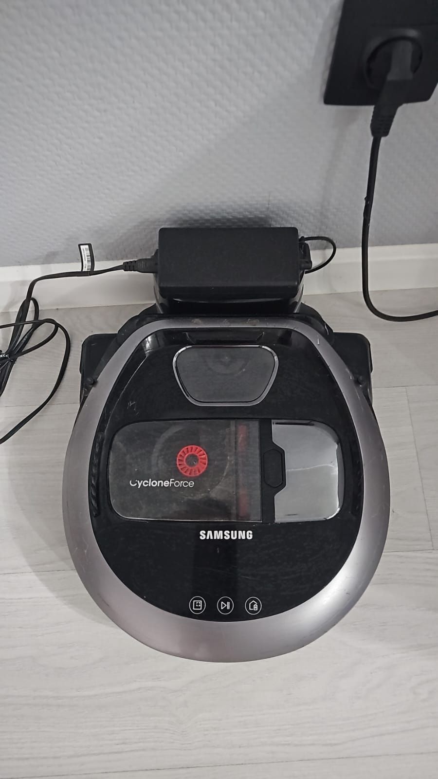 Продам пылесос Samsung VR 7000 wifi