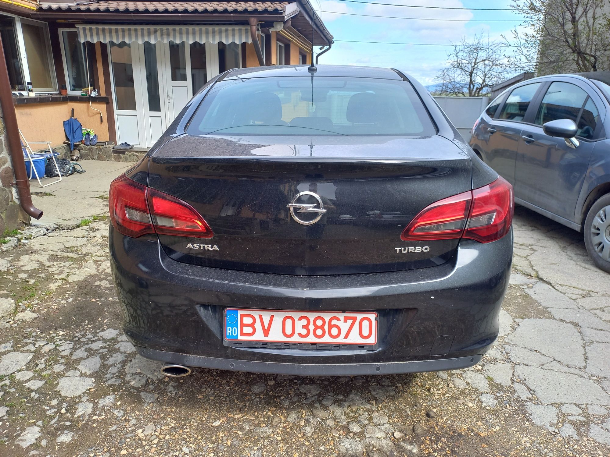Opel astra Limuzina 2013 14 benz 140cp km reali.RAR FACUT