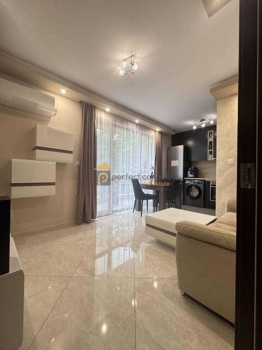 Продава се Тристаен апартамент в Пловдив, Христо Смирненски - 90 кв.м за 2000 €/кв.м - Снимка #3